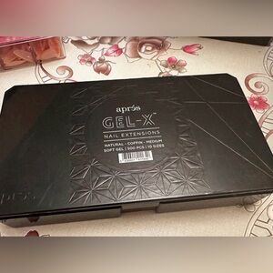 Natural coffin medium Apres nail tips